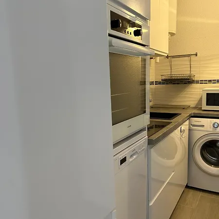 Climatise Pour 2 Pers Avec Loggia & Parking A 200m De La A Saint-cyprien - Fr-1-793-18 *