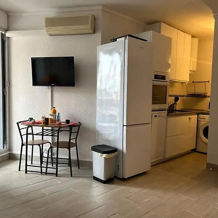 Climatise Pour 2 Pers Avec Loggia & Parking A 200m De La A Saint-cyprien - Fr-1-793-18 Apartament *